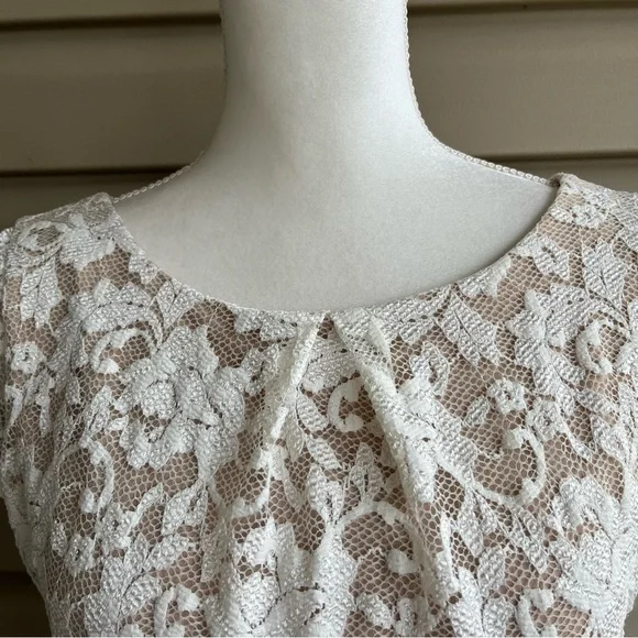 •ABS Allen Schwartz• White/Cream Lace Overlay Bodycon Dress - Size Large - Picture 3 of 10